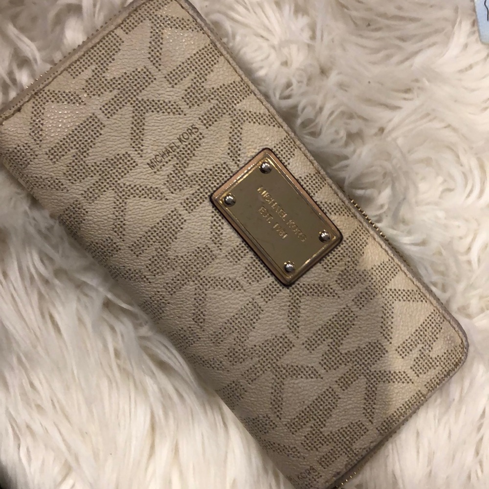 MK wallet